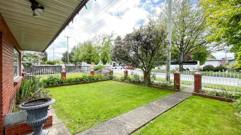 4266 BOUNDARY ROAD - photo 2 of 40