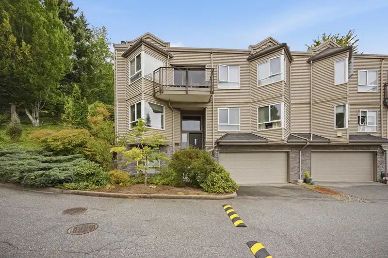 411 1215 LANSDOWNE DRIVE - photo 3 of 34