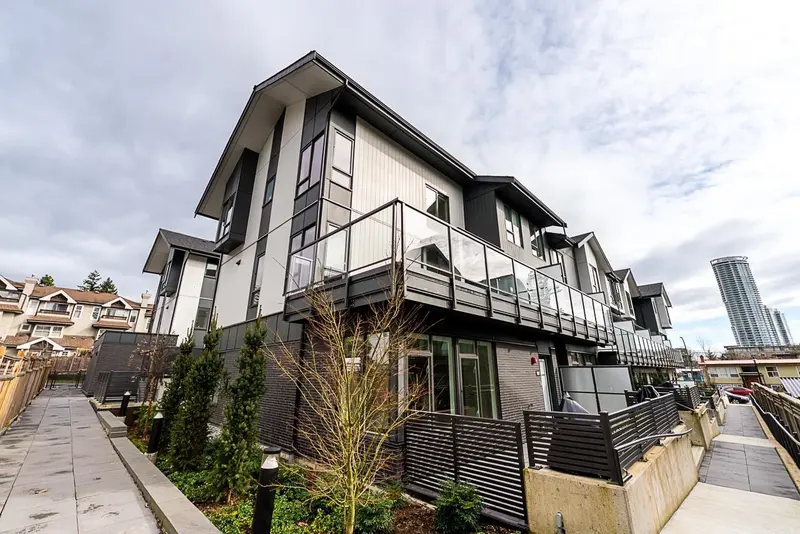 207 7161 17TH AVENUE - photo 1 of 25