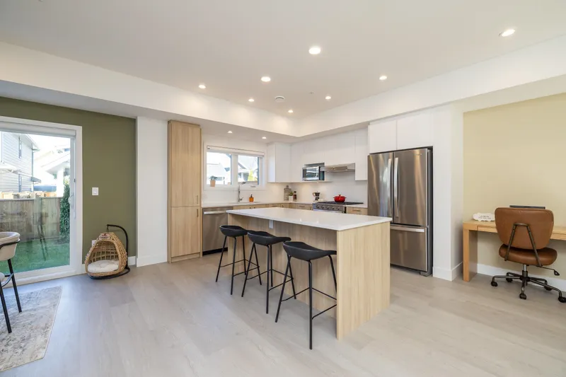 97 7381 PRESTON BOULEVARD - photo 3 of 25