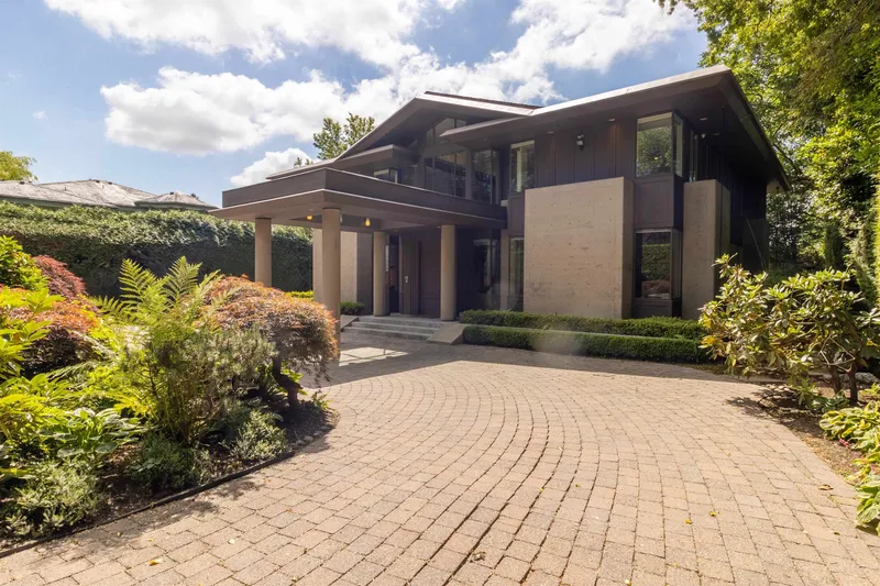 1178 LAURIER AVENUE - photo 2 of 25