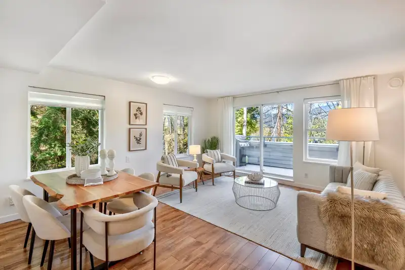 104 SHORELINE CIRCLE - photo 1 of 40