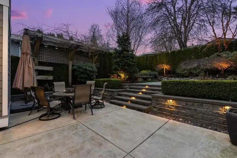 838 HABGOOD STREET - photo 4 of 40