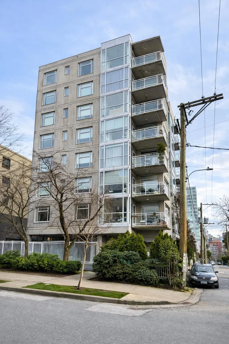 802 1150 BUTE STREET - photo 1 of 16