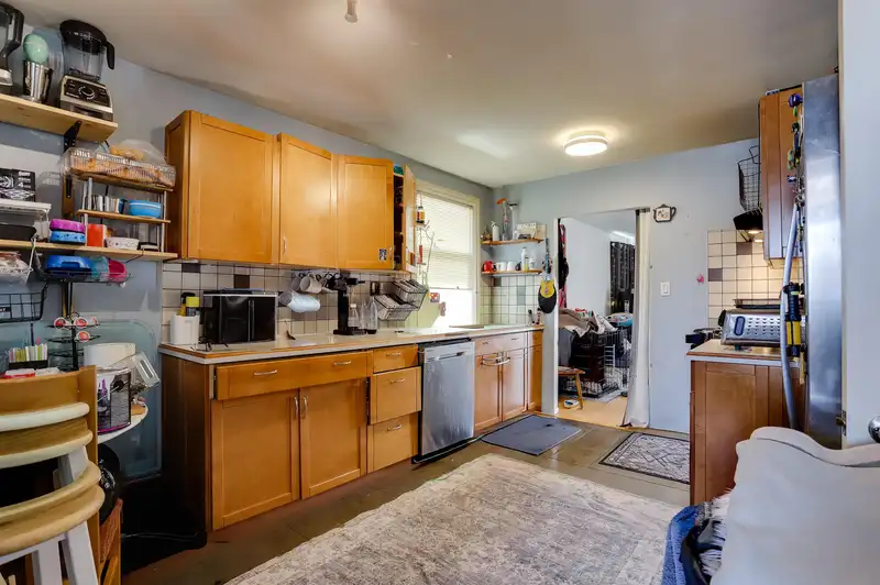 936 NANAIMO STREET - photo 4 of 20