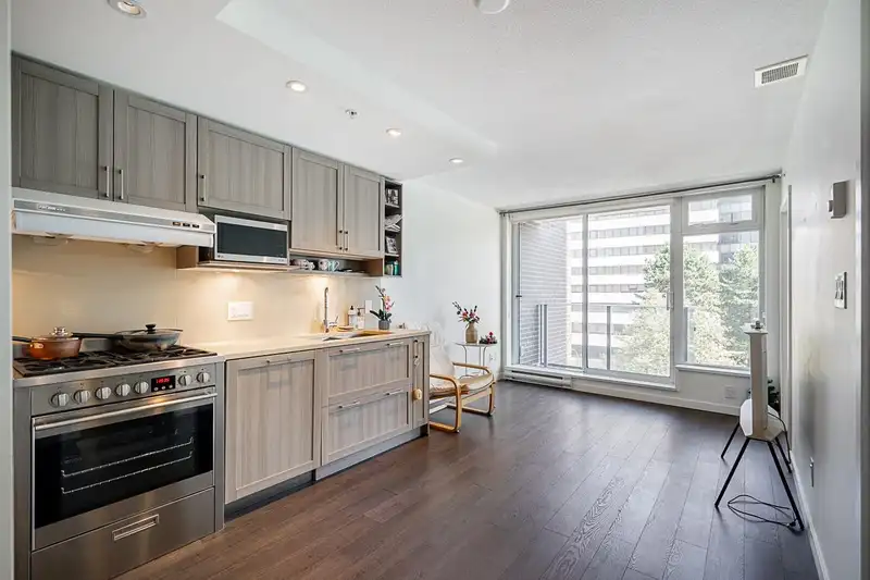 718 5665 BOUNDARY ROAD - photo 1 of 30