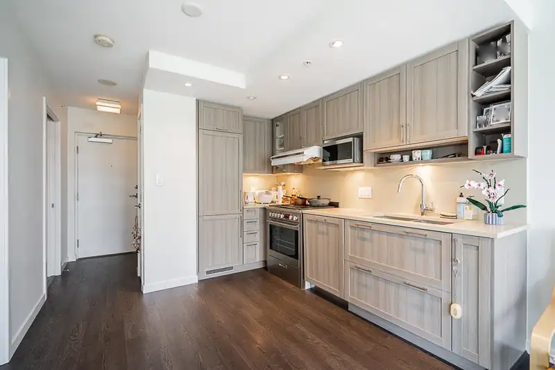 718 5665 BOUNDARY ROAD - photo 3 of 30