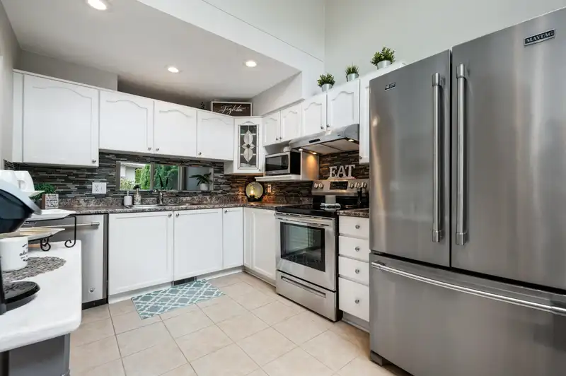 30 9045 WALNUT GROVE DRIVE - photo 3 of 35