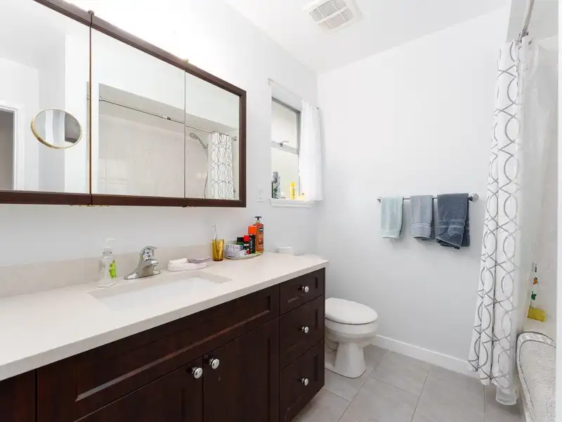 3692 MAGINNIS AVENUE - photo 4 of 5