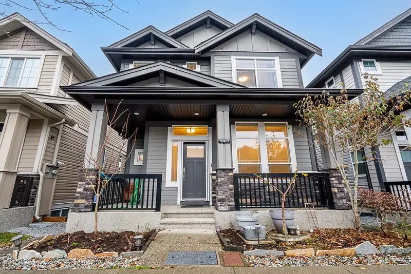 20427 83B AVENUE - photo 2 of 25