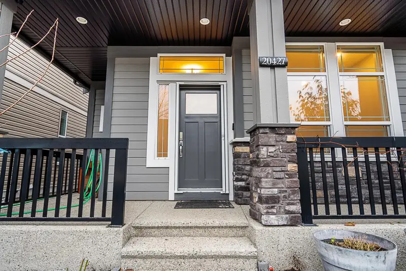 20427 83B AVENUE - photo 3 of 25