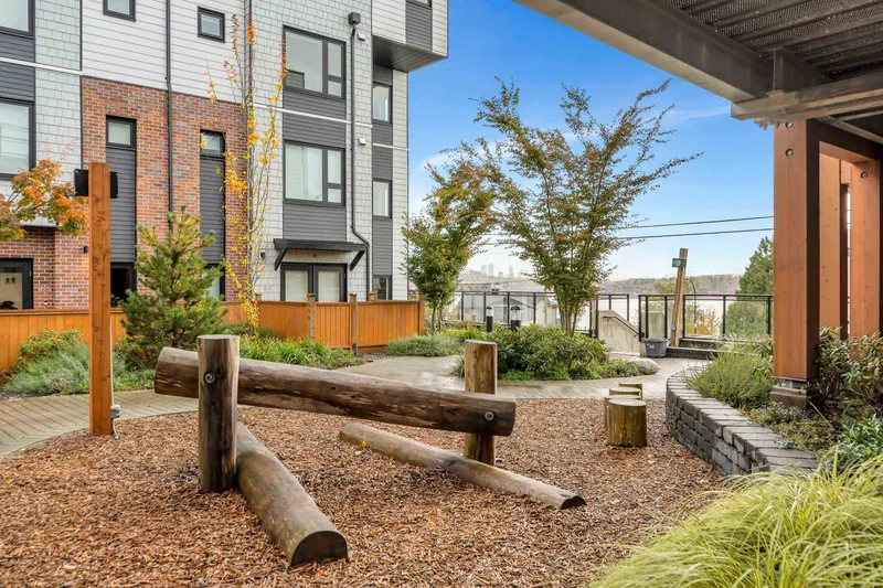 146 545 E 2ND STREET - photo 2 of 25