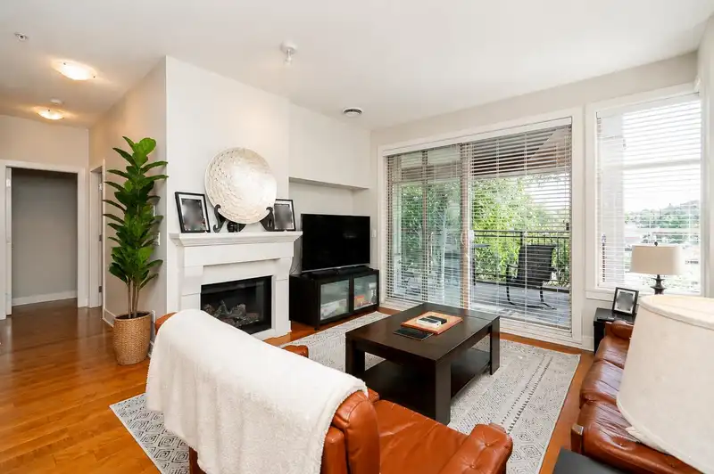204 16469 64 AVENUE - photo 1 of 37