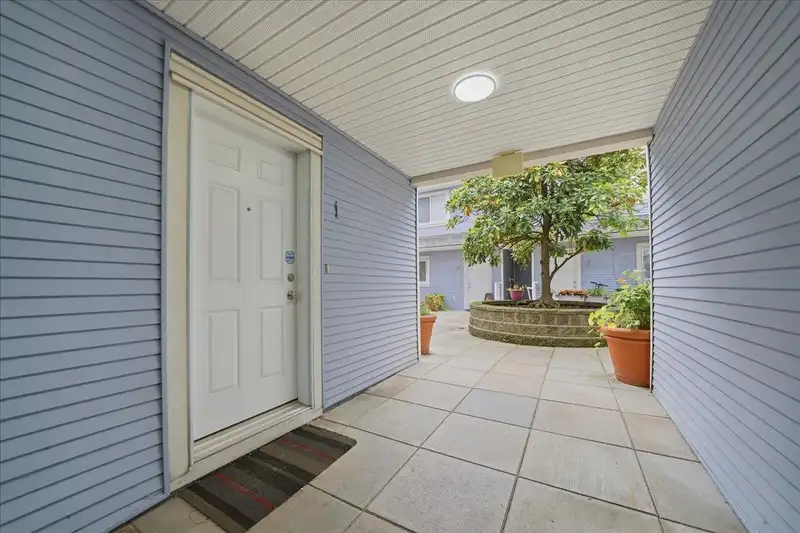 1 7128 17TH AVENUE - photo 4 of 35