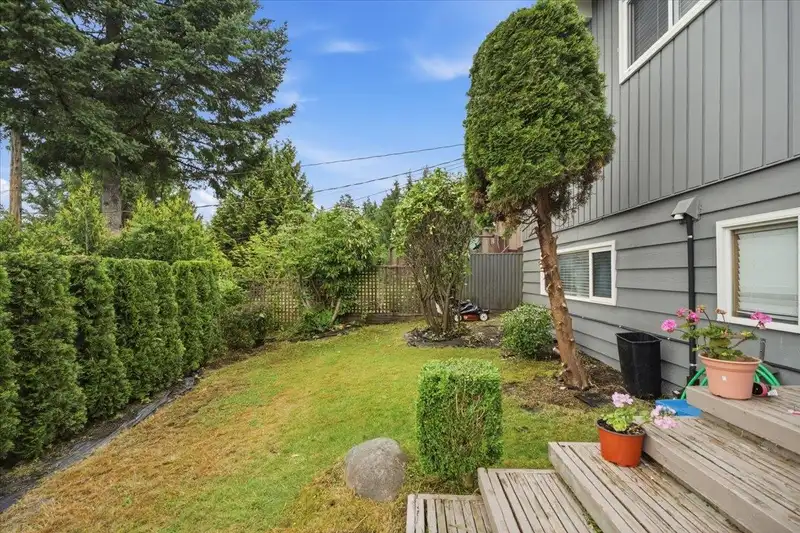 2206 PINECREST AVENUE - photo 3 of 40