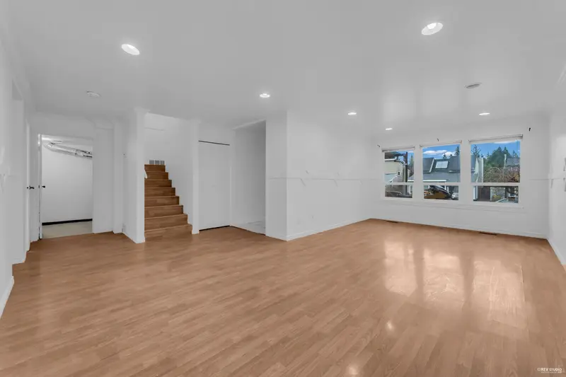 3235 DUNKIRK AVENUE - photo 4 of 25