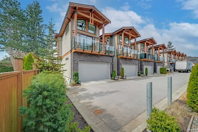 8 1454 162B STREET - photo 3 of 25