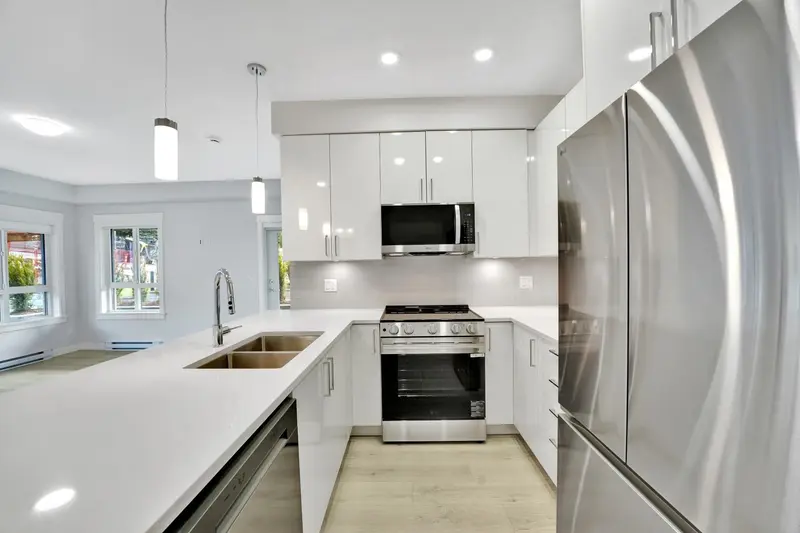 117 33886 PINE STREET - photo 2 of 25