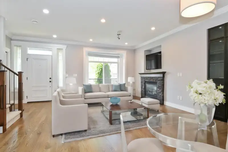 19129 67A AVENUE - photo 1 of 40