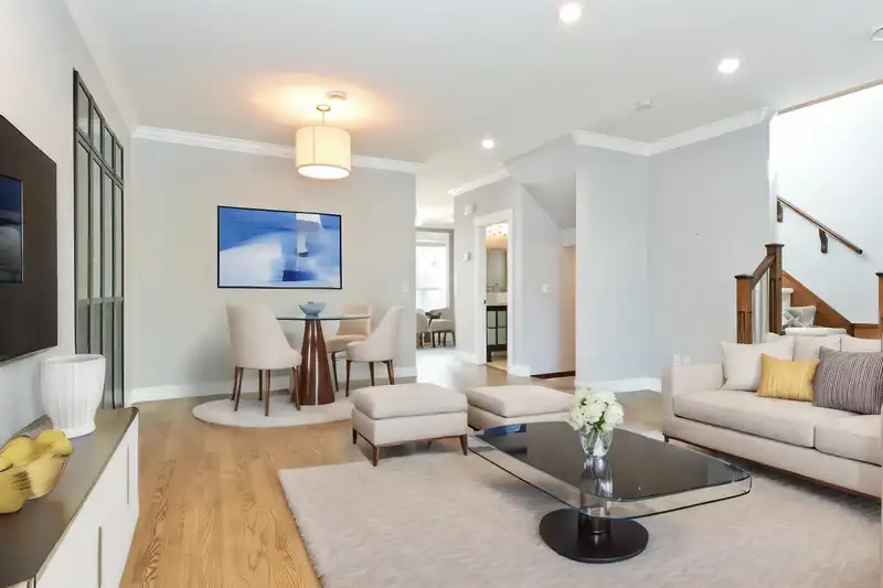 19129 67A AVENUE - photo 3 of 40