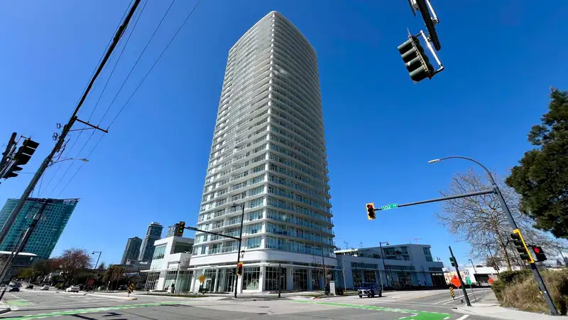 1210 13685 102 AVENUE - photo 1 of 23