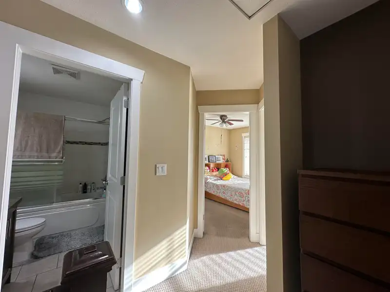20 7156 144 STREET - photo 3 of 13