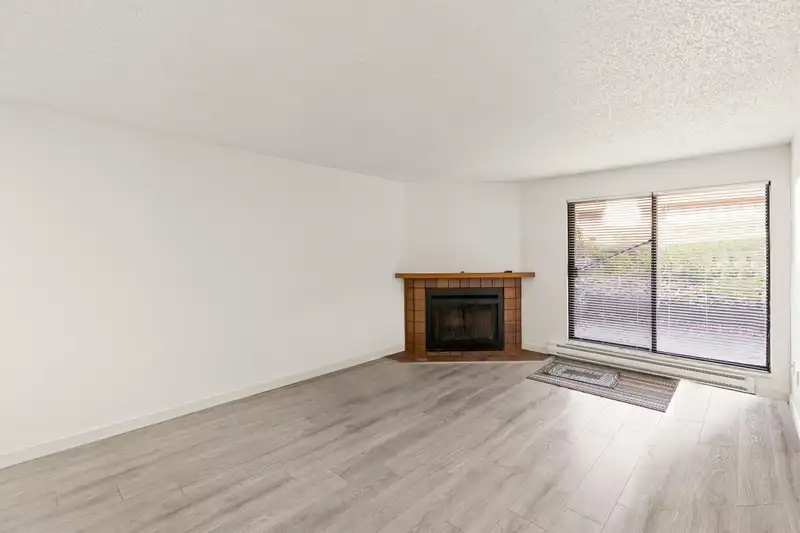 162 7293 MOFFATT ROAD - photo 4 of 23