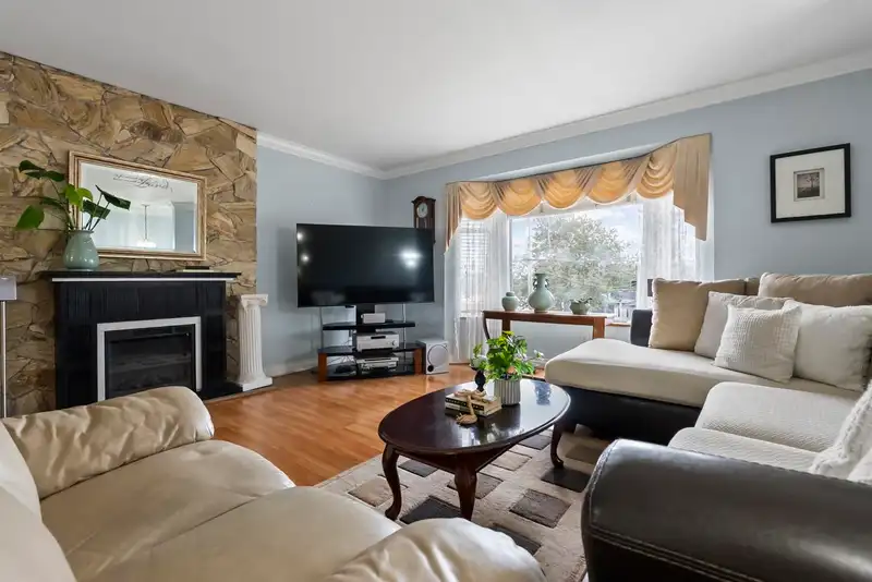 8825 160 STREET - photo 2 of 40