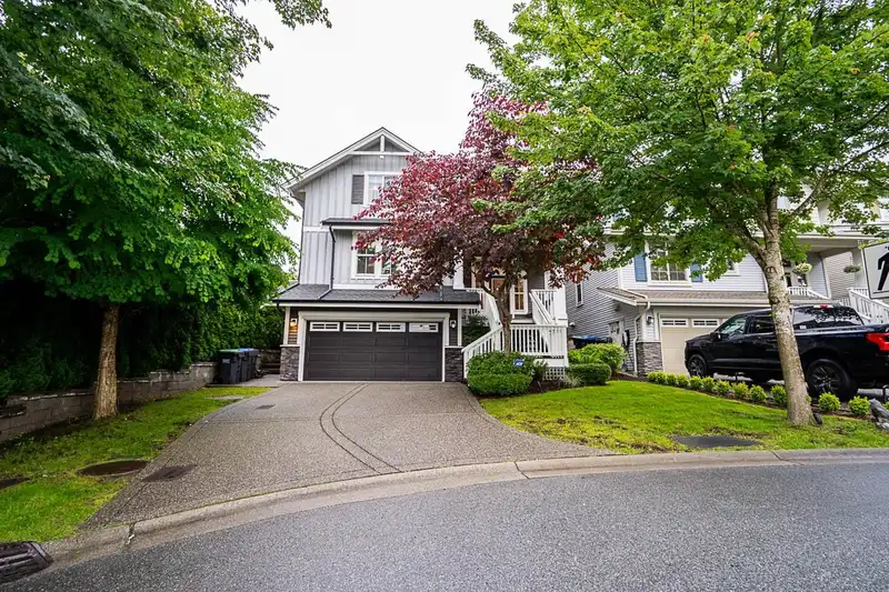 2155 NOVA SCOTIA AVENUE - photo 3 of 36
