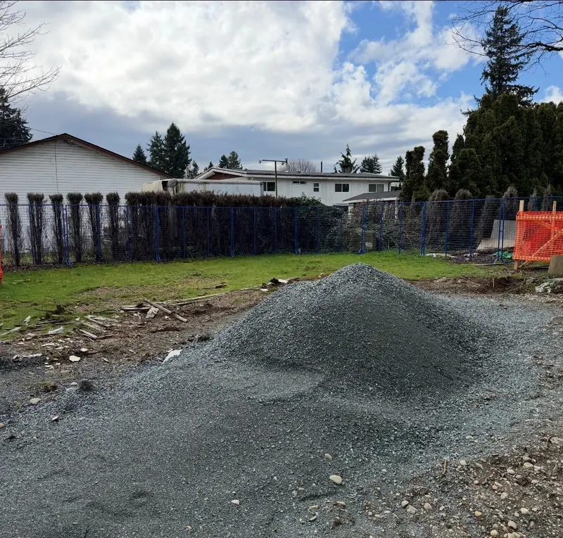 2285 MEADOWS STREET - photo 3 of 5