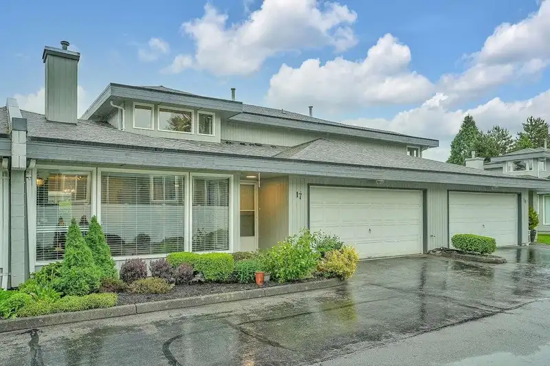 17 16180 86 AVENUE - photo 2 of 38
