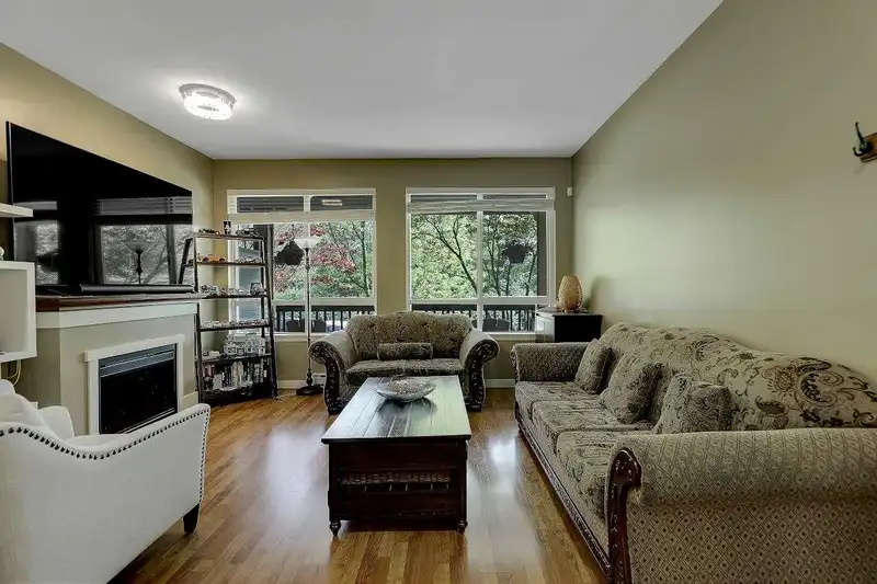 55 16789 60 AVENUE - photo 3 of 37