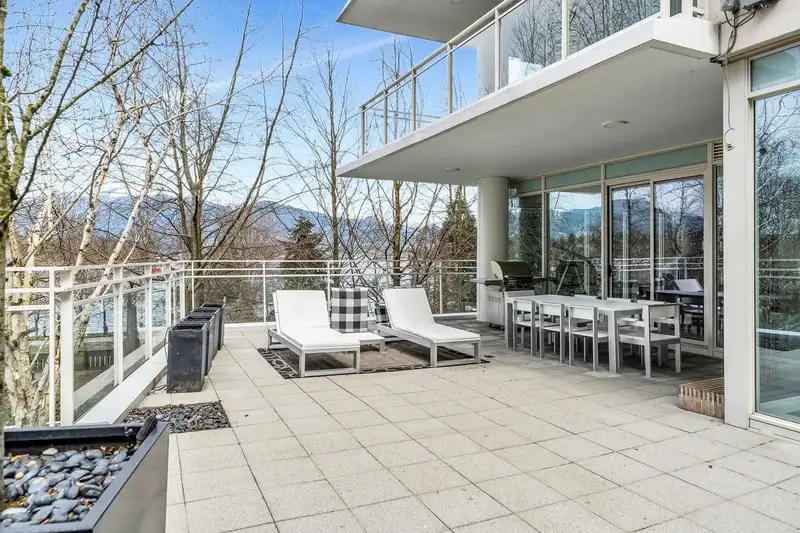 101 1139 W CORDOVA STREET - photo 1 of 40