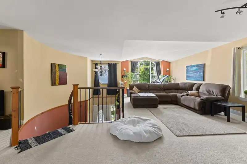 11012 KINGSTON STREET - photo 3 of 19