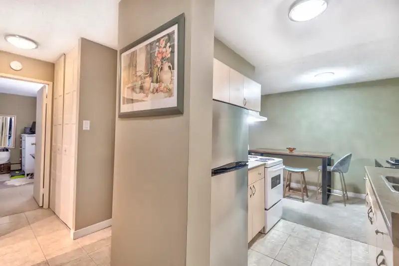 507 2016 FULLERTON AVENUE - photo 3 of 29