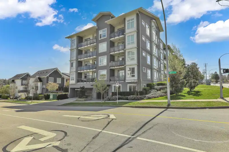 408 13628 81A AVENUE - photo 1 of 29