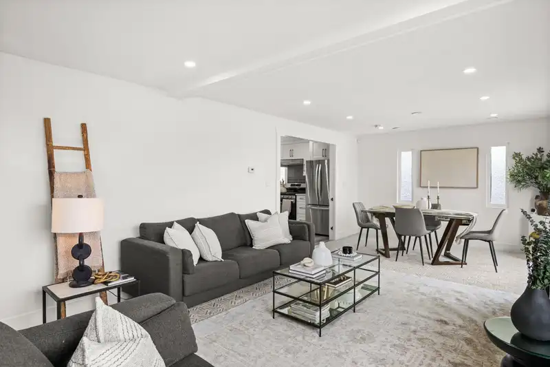 13728 112 AVENUE - photo 4 of 30