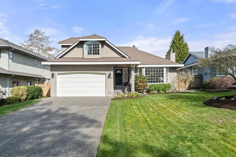 12561 18 AVENUE - photo 1 of 40