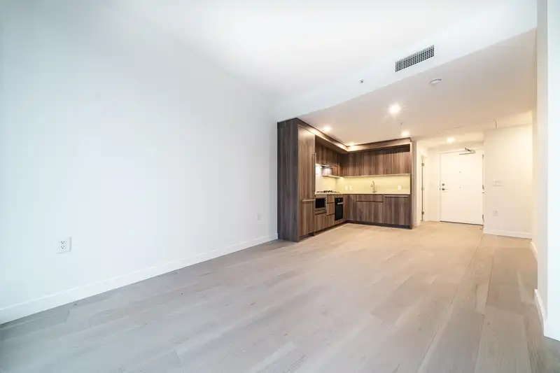 412 5212 CAMBIE STREET - photo 2 of 21