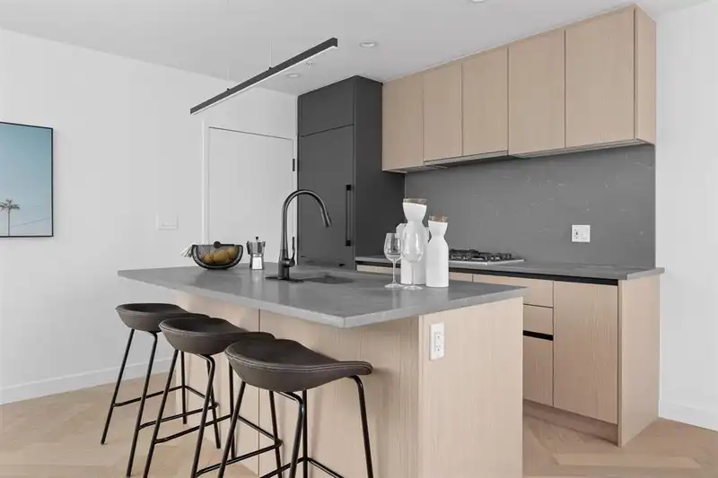 3 6768 OAK STREET - photo 3 of 7
