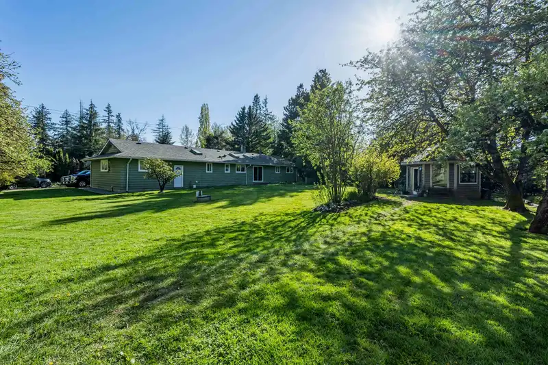 23179 16 AVENUE - photo 2 of 37