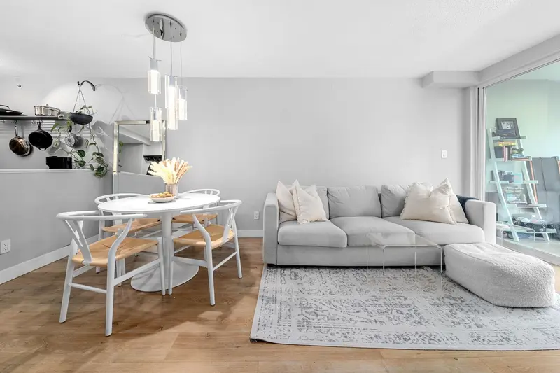 2803 939 HOMER STREET - photo 2 of 25