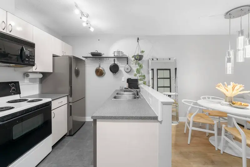 2803 939 HOMER STREET - photo 4 of 25