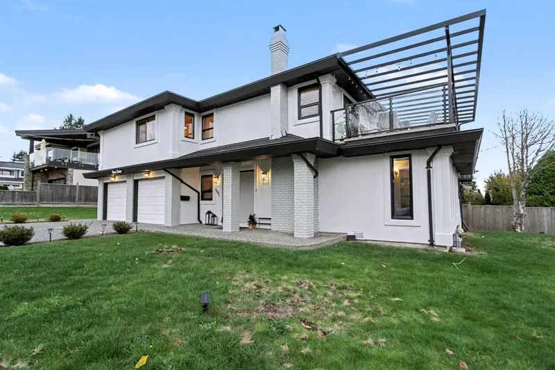 1112 STEVENS STREET - photo 2 of 25