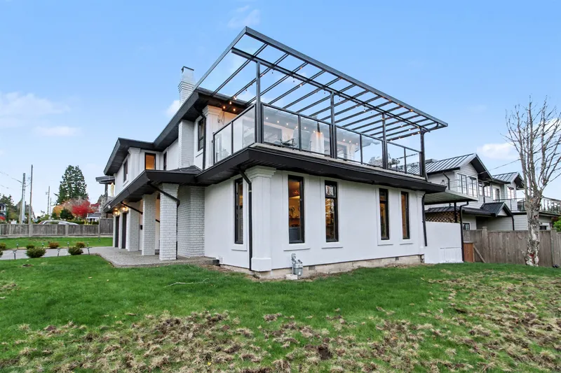 1112 STEVENS STREET - photo 3 of 25