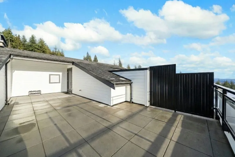 131 3535 HIGHLAND DRIVE - photo 3 of 20