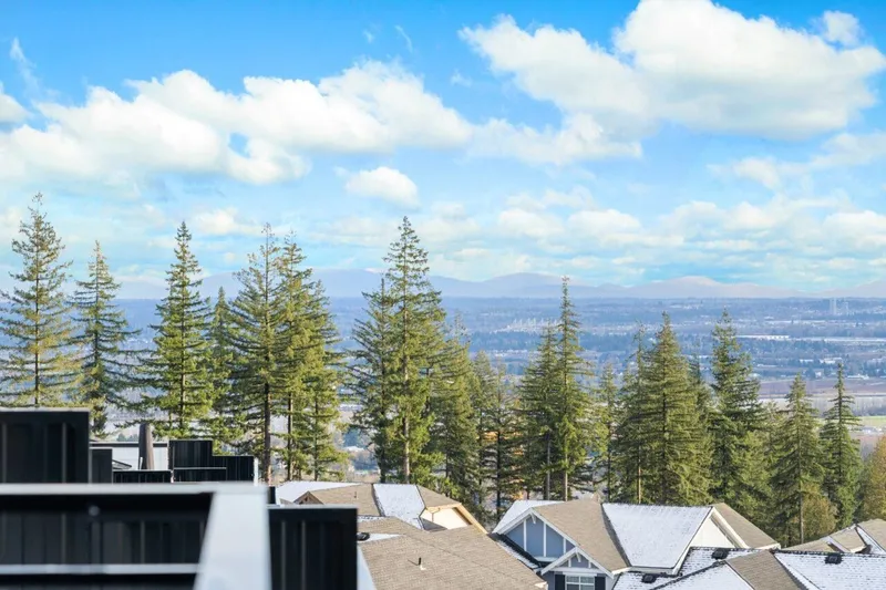 131 3535 HIGHLAND DRIVE - photo 4 of 20