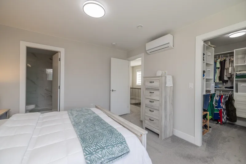 21 19483 74 AVENUE - photo 4 of 25