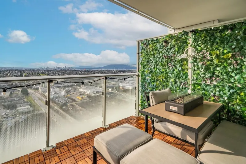 3508 2186 GILMORE AVENUE - photo 1 of 25