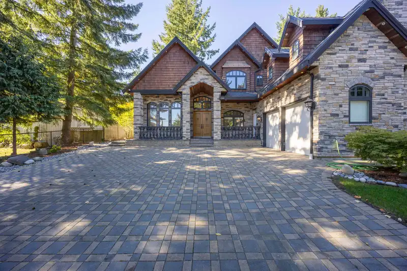 2309 154 STREET - photo 1 of 33
